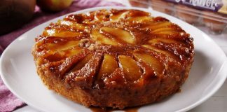 ζουμερή μηλόπιτα με την καραμέλα να τρέχει και τα μήλα
