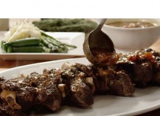 Αρνάκι ζουμερό με δεντρολίβανο και θυμάρι