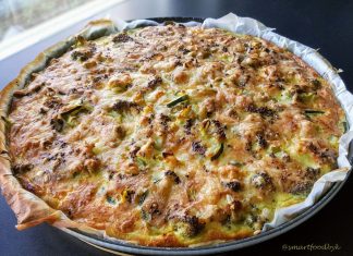 Πίτα με πράσινα λαχανικά Μουστάρδα και τυρί Gouda