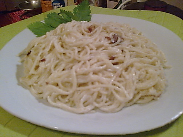 Μακαρόνια-με-γιαούρτι σκορδομακαρονάδα