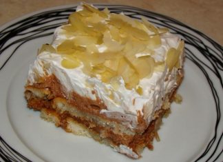 γλυκό με φρυγανιά