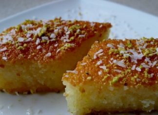 Ρεβανί της Ανατολή με Καρύδα και Φυστίκι Αιγίνης