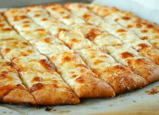 Σκορδόψωμο με μοτσαρέλα