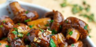 Μανιτάρια βουτηγμένα στο βαλσάμικο με σκόρδο…είναι γλύκισμα