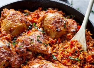 Εκπληκτικό κοτόπουλο με ρύζι στο φούρνο