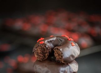 Τα αγαπημένα Doughnuts λουσμένα στην μπύρα σοκολάτα !