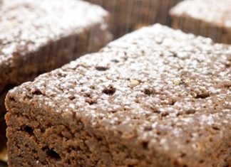 Ελληνική συνταγή κέικ με Ταχίνι (Ταχινόπιτα)