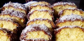 Εξαιρετικό,υπέροχο αφράτο Κέικ βουτηγμένο σε σοκολάτα και καρύδα !!!