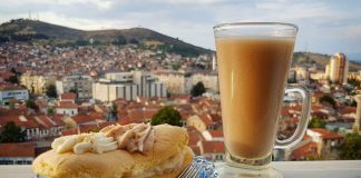 Γεμιστά μπισκότα με βελούδινη κρέμα…