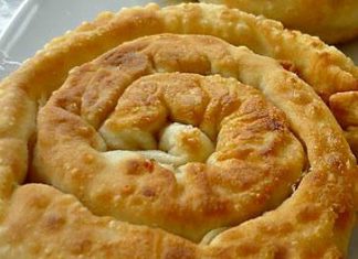 Σκοπελίτικη παραδοσιακή τυρόπιτα