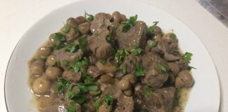 Μοσχαράκι λεμονάτο με μανιτάρια