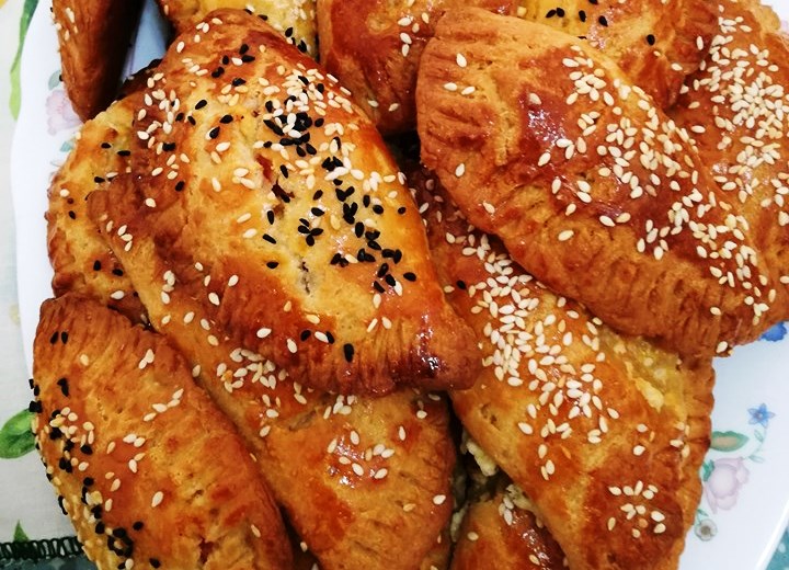 65512394_2112599929032442_691459914698063872_n Οι τελικές Τυρόπιτες κουρού σε λαμαρίνα, έτοιμες για σερβίρισμα.