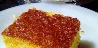 Ρεβανί Χωρίς Αυγά, ζουμερό και κομμένο σε ρόμβους.