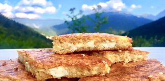 χωριάτικη πίτα με τραχανά και κολοκύθα