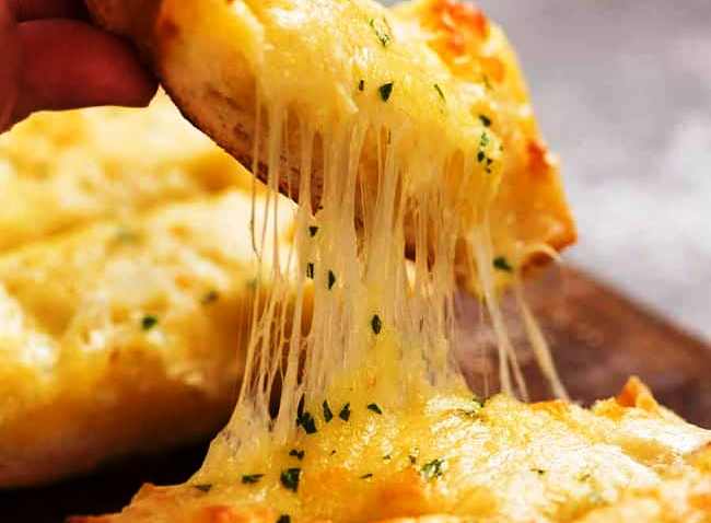 Cheesy-Garlic-Bread_1-650x910