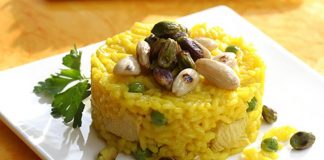 Πιλάφι με σαφράν και ξηρούς καρπούς