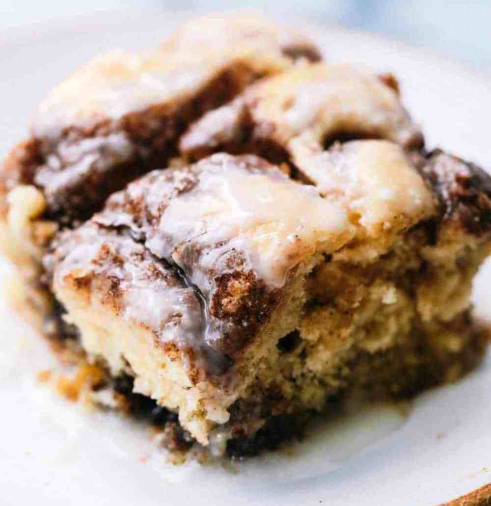 cinnamon_roll_cake2-1