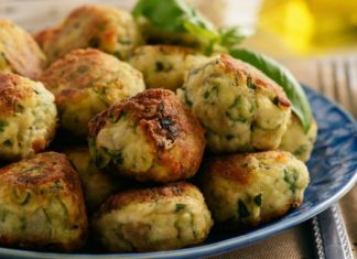 Kολοκυθοκεφτέδες με γέμιση φέτας