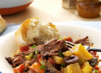 Κρέας Μοσχάρι με Πατάτες και Λαχανικά