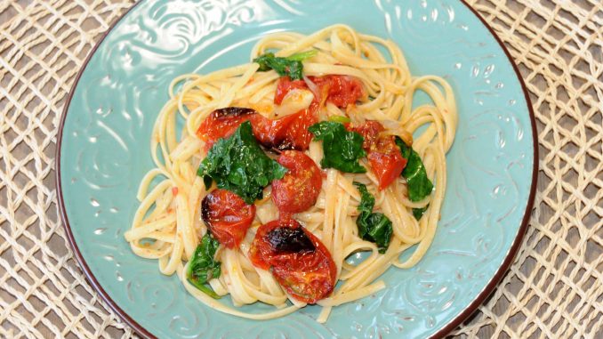 Λιγκουίνι-με-ντοματίνια-και-σπανάκι-Linguine-with-tomatoes-and-spinach-678x381