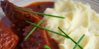 Μοσχαράκι Κοκκινιστό της Μαμάς Μοσχαράκι Κοκκινιστό της Μαμάς