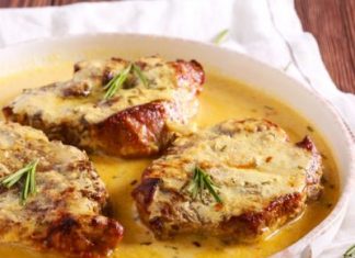 Χοιρινό ψητό κρέας με σάλτσα μουστάρδας