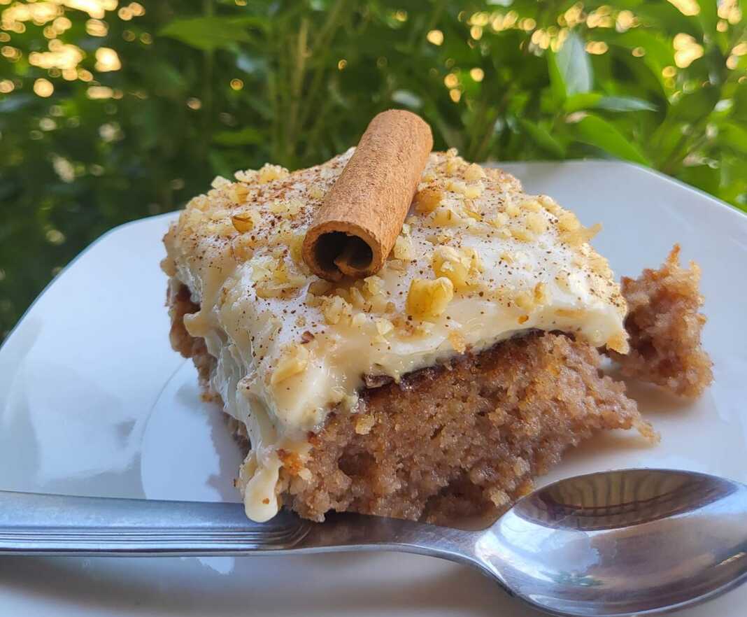 καρυδόπιτα με κρέμα