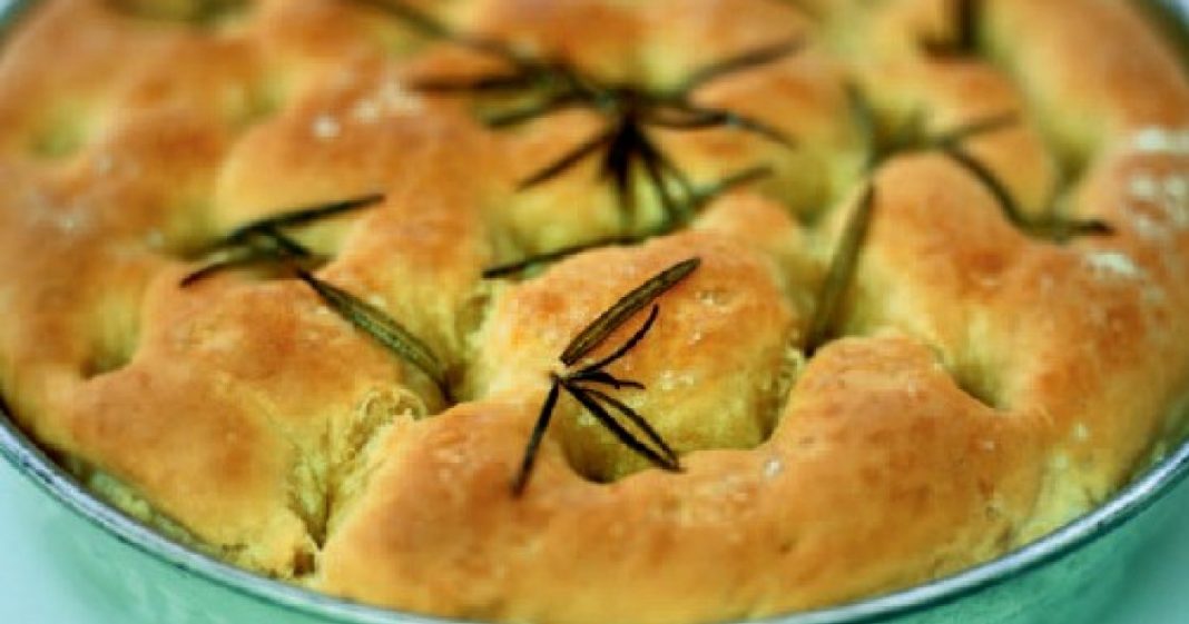 Μοσχομυριστά Τυρόψωμα