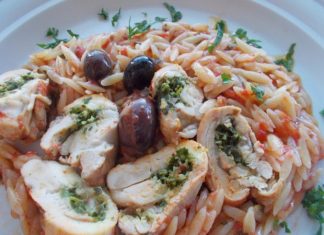 Γιουβέτσι Με Σκορδάτα Ρολάκια Κοτόπουλου