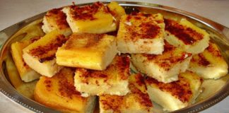 Γαλατόπιτα Καρδίτσας, φρεσκοψημένη, με ροδισμένο «κόθρο» και χρυσή κρέμα.