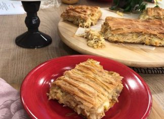 Τραγανή Κοτόπιτα με Μπεσαμέλ