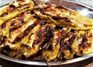 Γεμιστες πιπεριές με τυριά και κρέμα γάλακτος