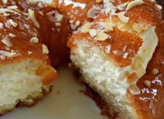 Μπαμπάδες με κρέμα σαντιγί