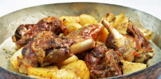 Πηλιορείτικο κατσικάκι με πατάτες