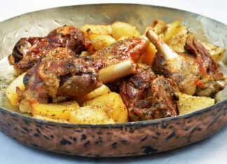Πηλιορείτικο κατσικάκι με πατάτες