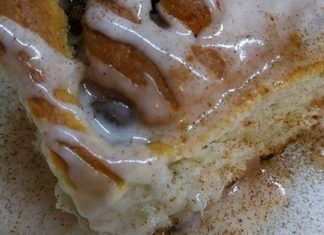 Αφράτα ρολακια κανέλας με σταφίδες!!