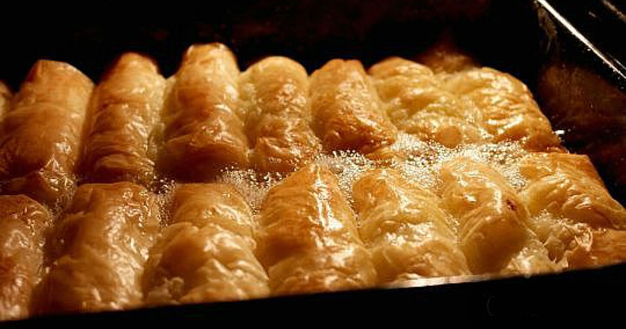 Γαλακτομπουρεκο τραγανα ρολάκια Γαλακτομπουρεκο τραγανα ρολάκια