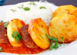 Κεφτέδες με πατατες φουρνου