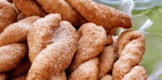 Κουλουράκια με ζάχαρη & κανέλα Κουλουράκια με ζάχαρη και κανέλα