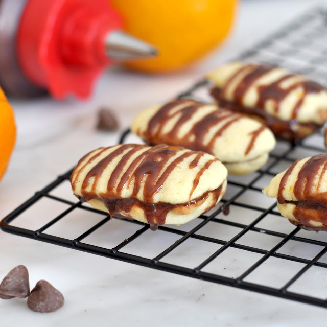 Κουλουράκια με σοκολάτα Κουλουράκια με σοκολάτα