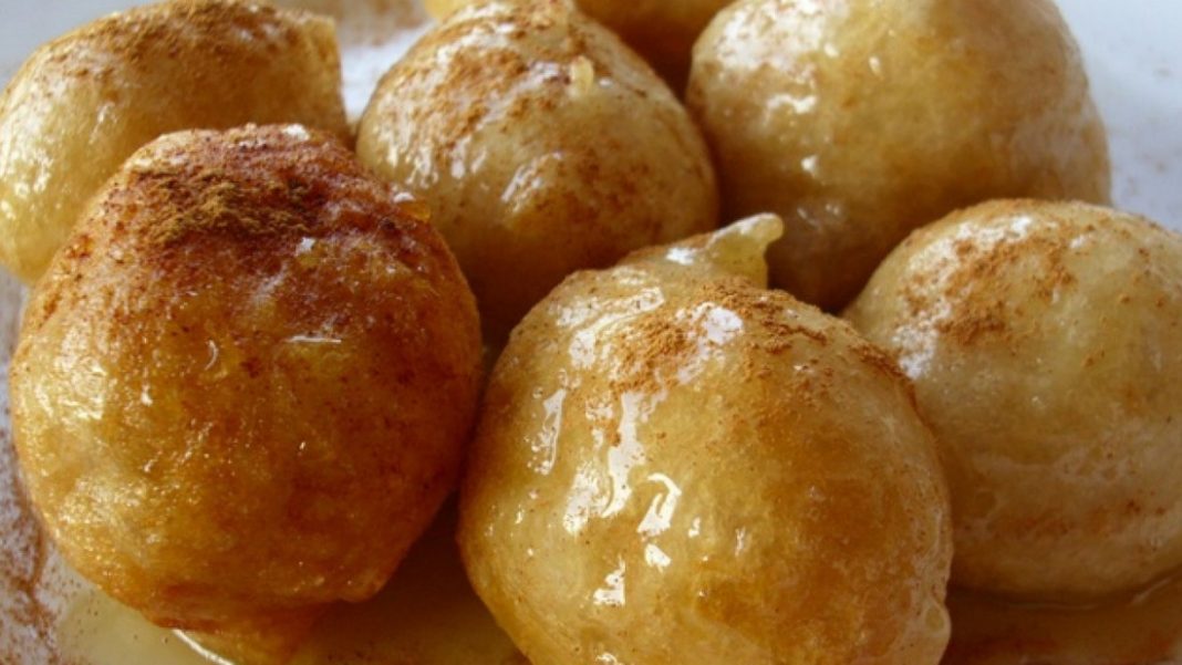 Λουκουμάδες με μέλι