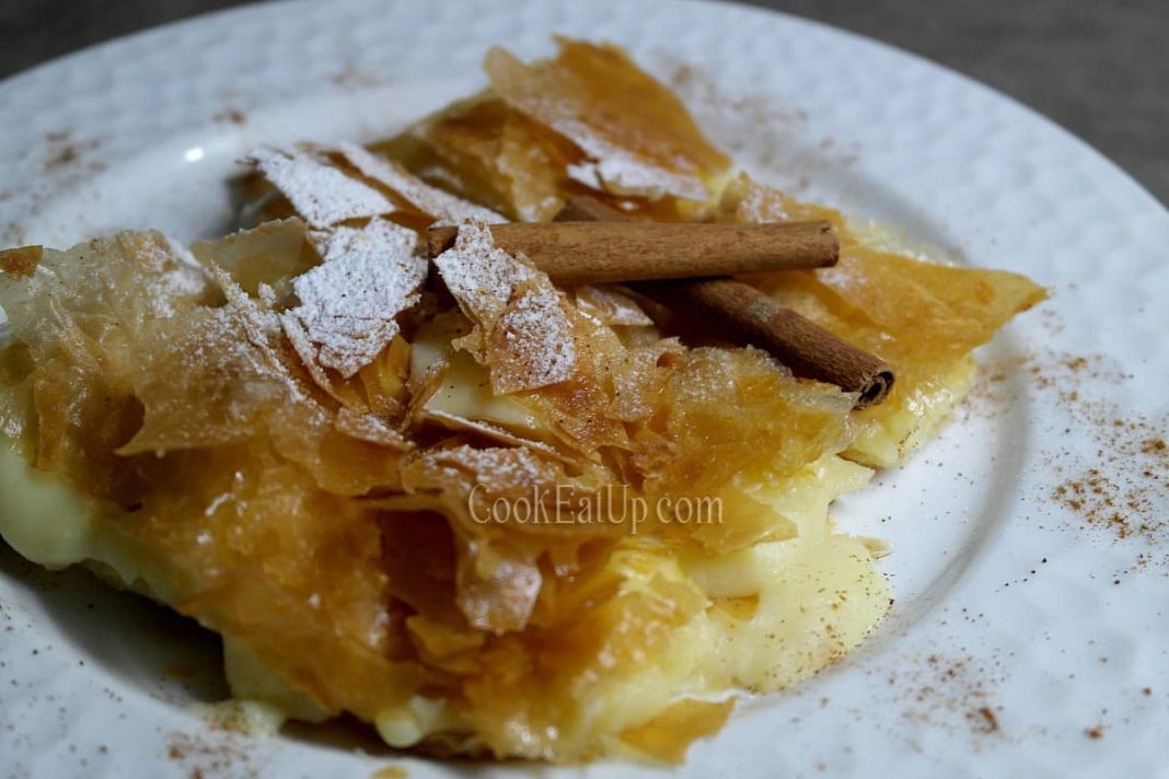 Μπουγάτσα γλυκιά με βελούδινη κρέμα