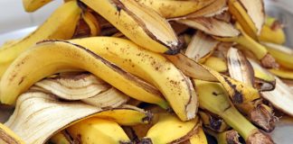 Πως να χρησιμοποιήσετε τη φλούδα της μπανάνας για να λύσετε καθημερινά προβλήματα και να γλιτώσετε χρήματα Χρήσεις Μπανανόφλουδας