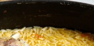 χοιρινο κοτσι στην γαστρα με κριθαρακι