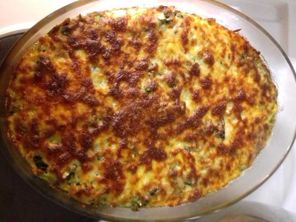 ογκρατεν1 Ένα ταψί με λαχταριστό ογκρατέν με σπανάκι μόλις βγήκε από τον φούρνο