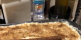 Καρυδόπιτα με κρέμα! Υπέροχη γεύση