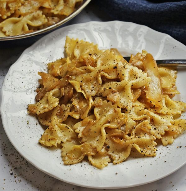 ζυμαρικά με λάχανο ζυμαρικά με λάχανο