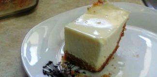 Καταπληκτικό Τσιζκέικ (cheesecake) με 3 συστατικά Καταπληκτικό cheesecake με 3 συστατικά