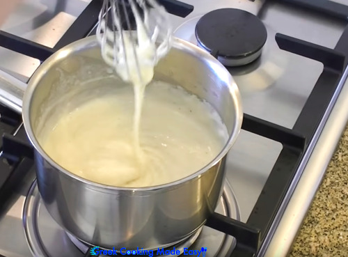 Ζαμπονοτυρόπιτα με μπεσαμέλ1