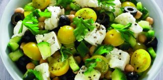 ΚΑΤΑΠΛΗΚΤΙΚΗ ΣΑΛΑΤΑ ΜΕ ΡΕΒΥΘΙΑ